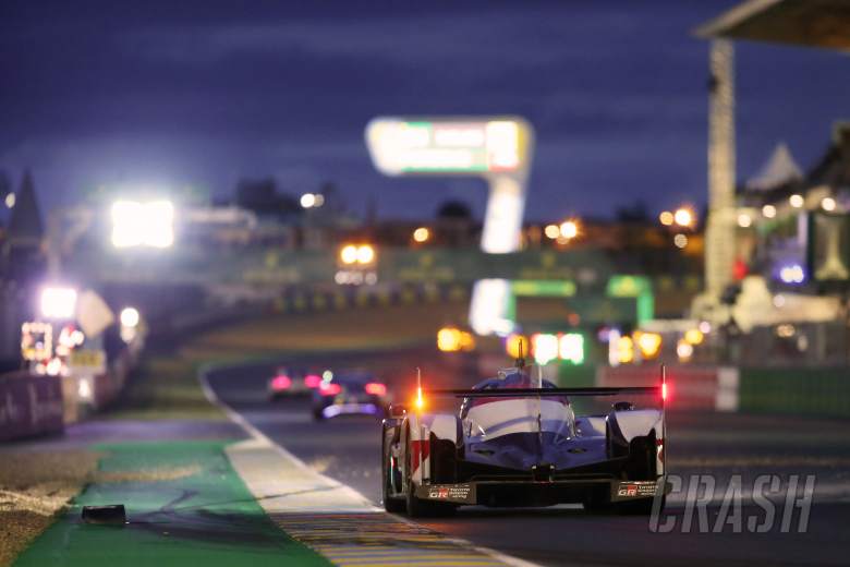 # 7 Toyota merebut kembali kepemimpinan saat malam tiba di Le Mans