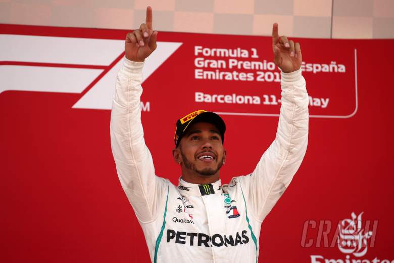 Hamilton dominates Spanish GP as tyre struggles cost Ferrari