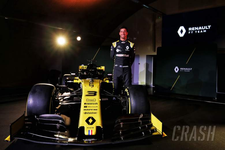 Ricciardo completes first Renault F1 run