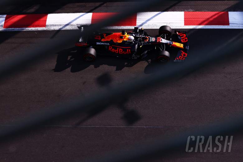 Verstappen pulls 0.4s clear of Mercedes pair in second practice