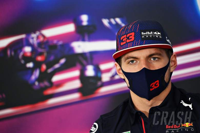 'Kami tidak di taman kanak-kanak' - Verstappen tentang 'balapan keras' dengan Hamilton