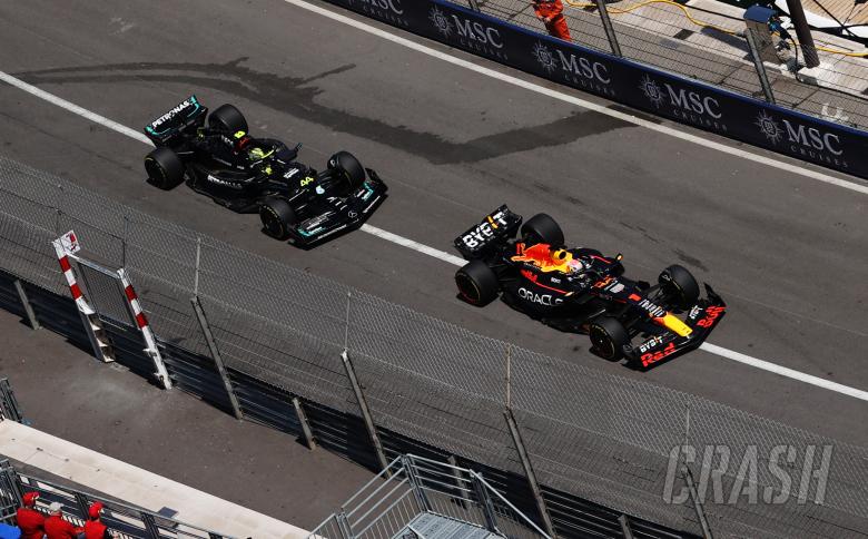 Hamilton Senang Upgrade Mercedes 'Lebih ke Arah' Red Bull