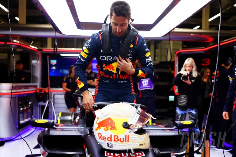 Ricciardo reveals he was “a few hundredths off” Verstappen in crucial test