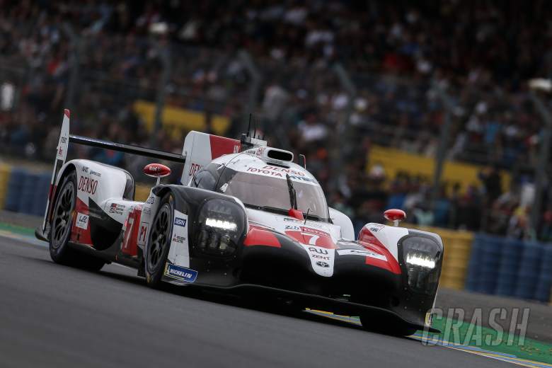 Kobayashi memimpin saat Alonso memulai tugas pertamanya di Le Mans