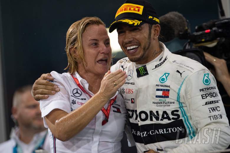 Hamilton membalas spekulasi kontrak Mercedes F1