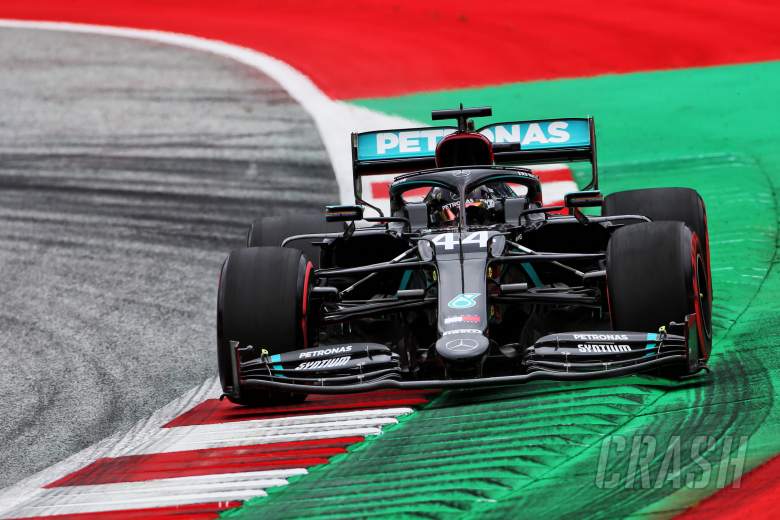 Hamilton berada di puncak GP FP1 Austria saat Mercedes menetapkan patokan awal F1