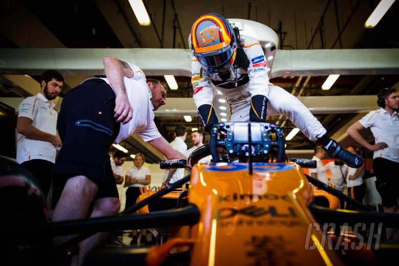 Sainz has 'a lot to analyse' after Abu Dhabi McLaren F1 test