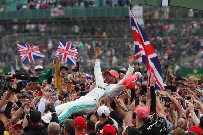 Pembicaraan untuk melanjutkan olahraga di Inggris membuat Silverstone 'sangat bersemangat'