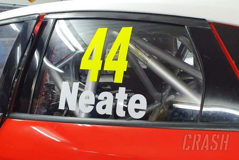 Neate returns to BTCC with Motorbase Performance