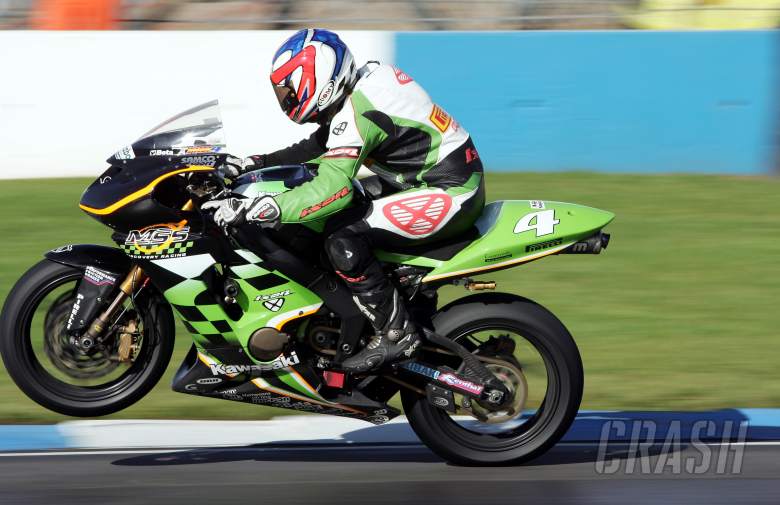 Pic: Tim Keeton/Raymonds Press Agency. 25.9.05.British Superbike Championship, Round 12, Donington P