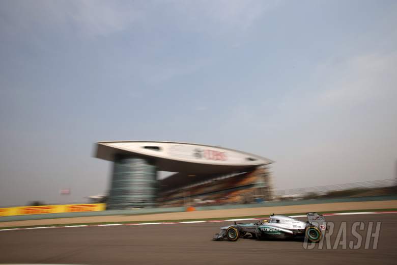 12.04.2013- Free Practice 2, Lewis Hamilton (GBR) Mercedes AMG F1 W04