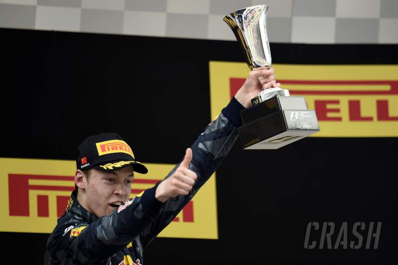 Horner: China podium breeds confidence for Kvyat