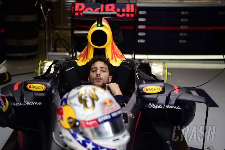 Swear in your helmet, not the radio - Ricciardo