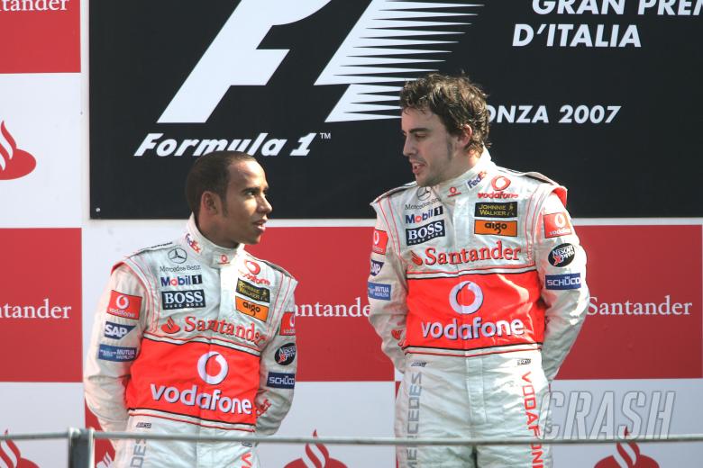 Dennis Alonso Underestimated Hamilton In 07 F1 News