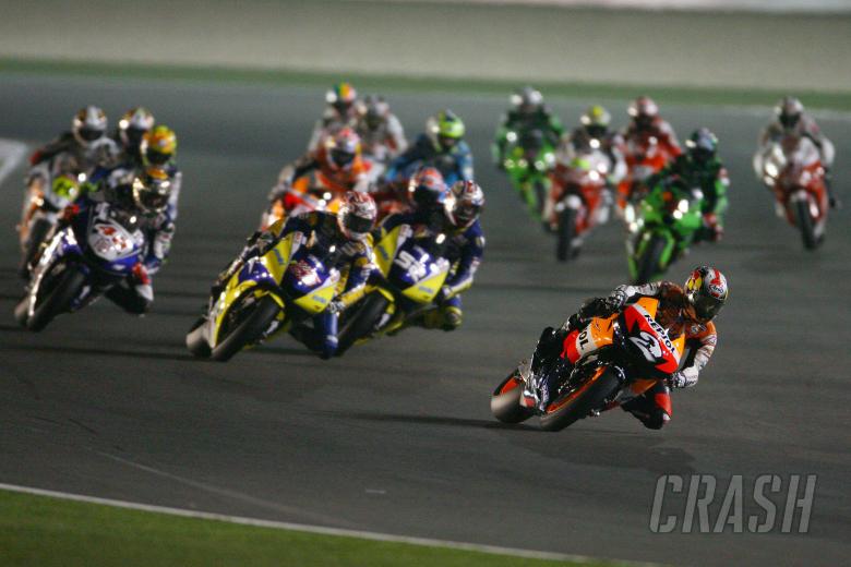 Pedrosa leads at the start, Qatar MotoGP Race 2008