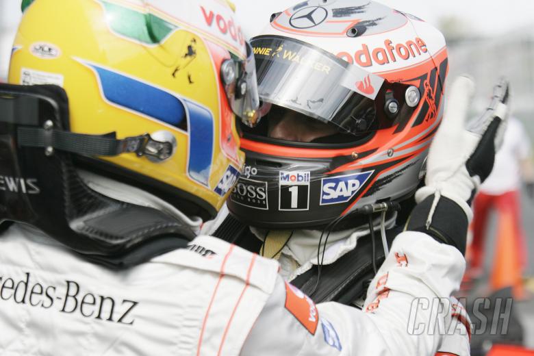 Lewis Hamilton (GBR) McLaren MP4-23 Pole Position, Heikki Kovalainen (FIN) McLaren MP4-23 2nd, Austr