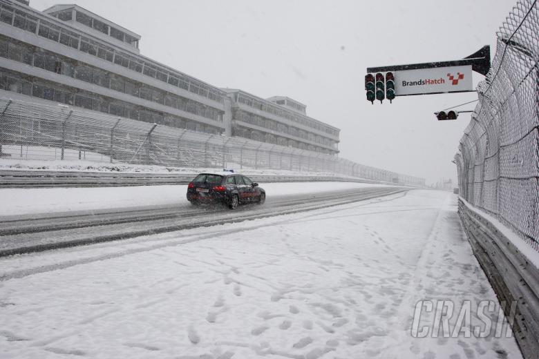Safty car on snow bound track, Brands Hatch, Raceday