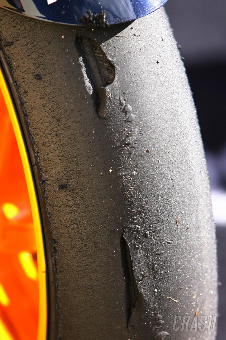 Pedrosa shredded tyre, Japanese MotoGP Race 2009