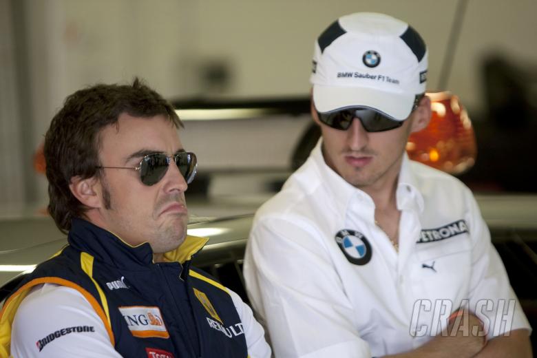 Fernando Alonso (ESP) Renault R29, Robert Kubica (POL) BMW Sauber F1.09, Spanish F1 Grand Prix, Cata