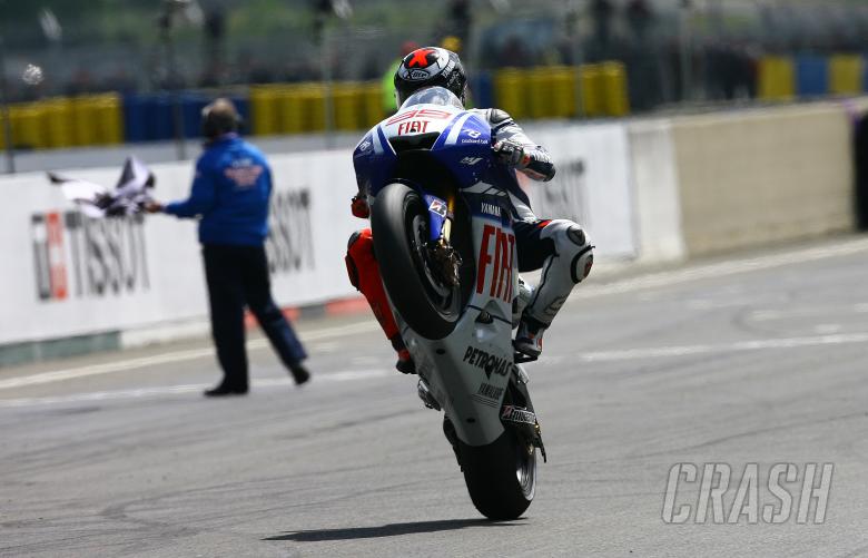 Lorenzo takes chequered flag, French MotoGP 2009