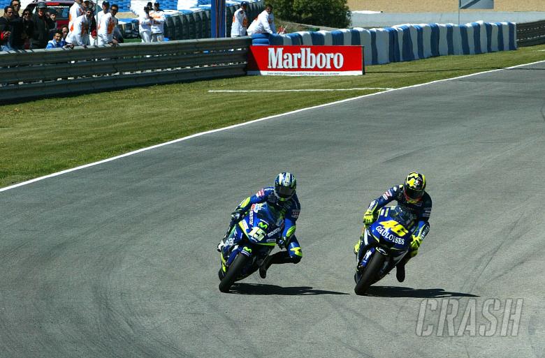 Gibernau and Rossi, last corner collision, Spanish MotoGP, 2005