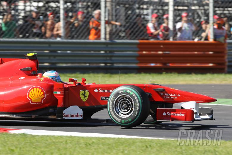 Friday Practice 2, Fernando Alonso (ESP), Scuderia Ferrari, F10