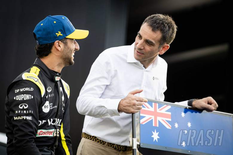 Ricciardo explains F1 podium tattoo bet with Renault boss