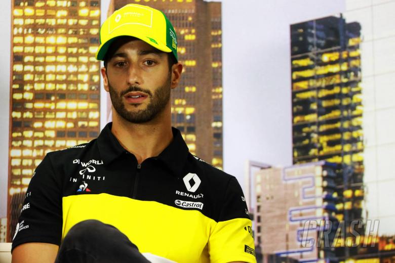 Daniel Ricciardo pondering Renault F1 future as decision looms