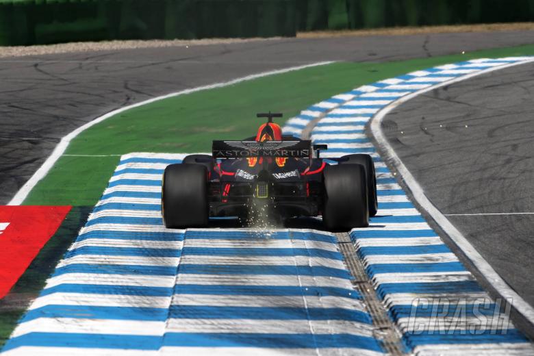 Ricciardo plots ‘something different’ for back of the grid charge