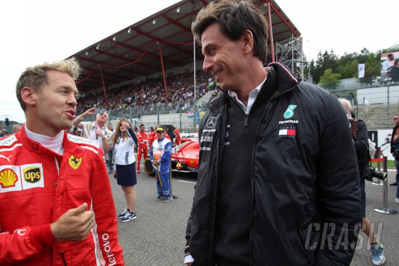 Mercedes "tidak bisa mengabaikan" pintu keluar Ferrari Vettel - Wolff