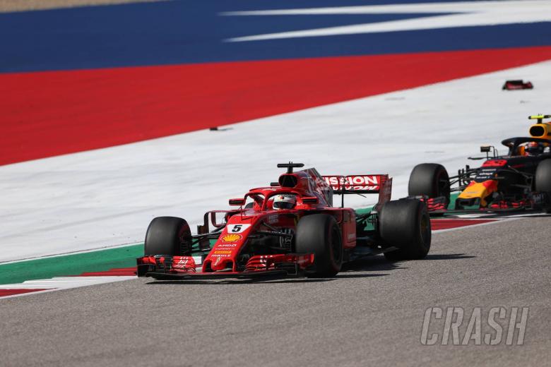 Vettel menyarankan 'lubang downforce' bisa menjadi penyebab putaran "aneh"
