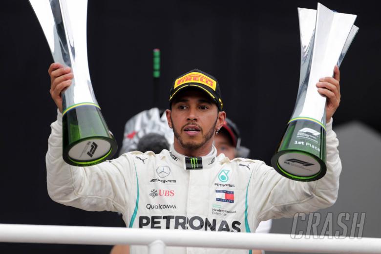 Hamilton akan balapan dengan # 1 di hidung mobil di Abu Dhabi