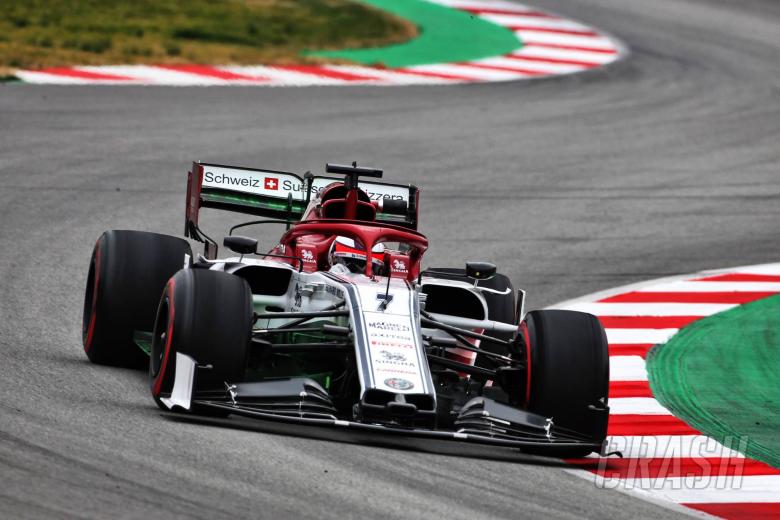 Raikkonen displaces Ferrari on third morning of F1 test
