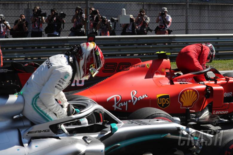 Mercedes: Ferrari menjalankan strategi 'berisiko' dengan Leclerc