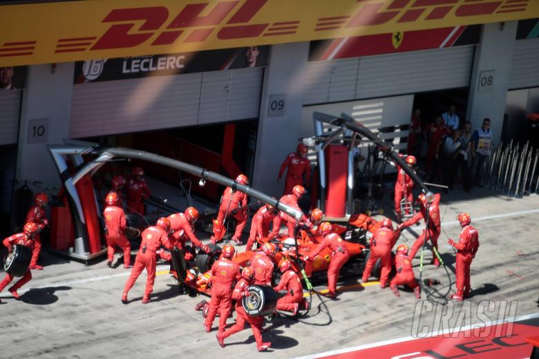 Ferrari menderita keheningan radio karena pit-stop Vettel
