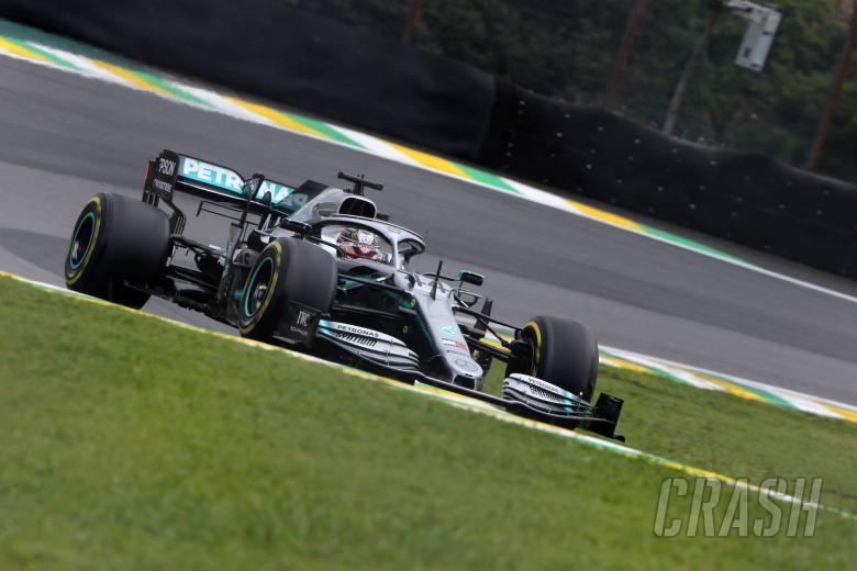 Hamilton tidak yakin apakah Mercedes bisa menutupi defisit dari Ferrari
