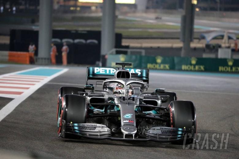 Hamilton melaju menuju kemenangan light-to-flag di Abu Dhabi