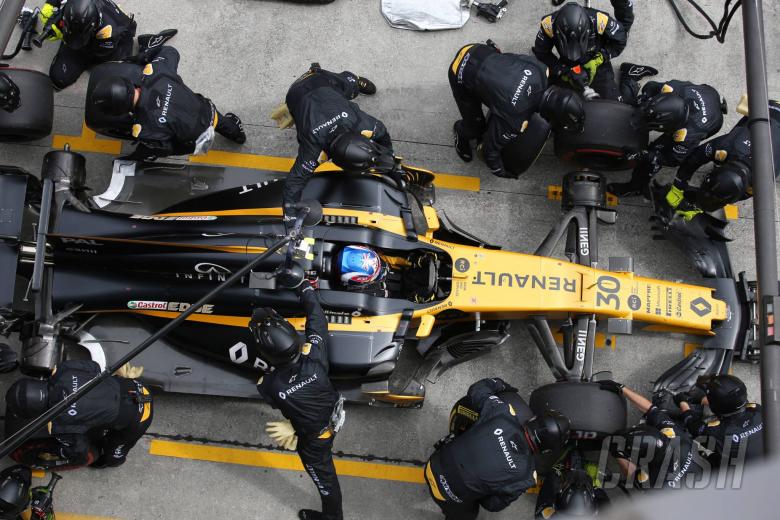 Pit stop improvements key for Renault in 2018