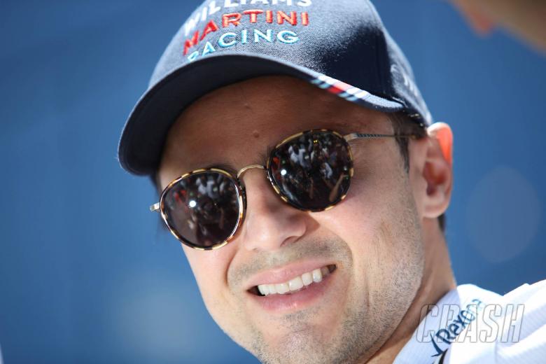 VIDEO: Massa team-mate fights rival in Brazilian karting race