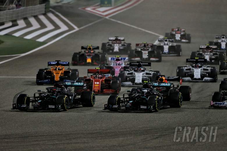 (L to R): George Russell (GBR) Mercedes AMG F1 W11, Valtteri Bottas (FIN) Mercedes AMG F1 W11, and Sergio Perez (MEX) Racing Point F1 Team RP19, at the start of the race.