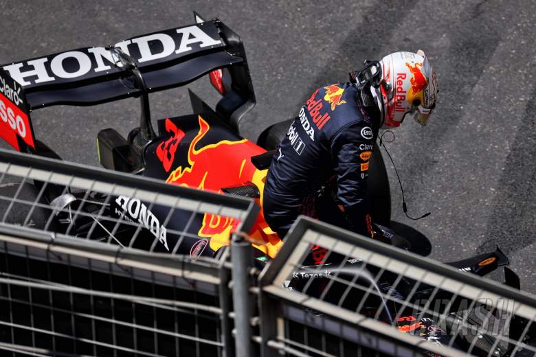 Max Verstappen (NLD) Red Bull Racing RB16B crashed in the third practice session.