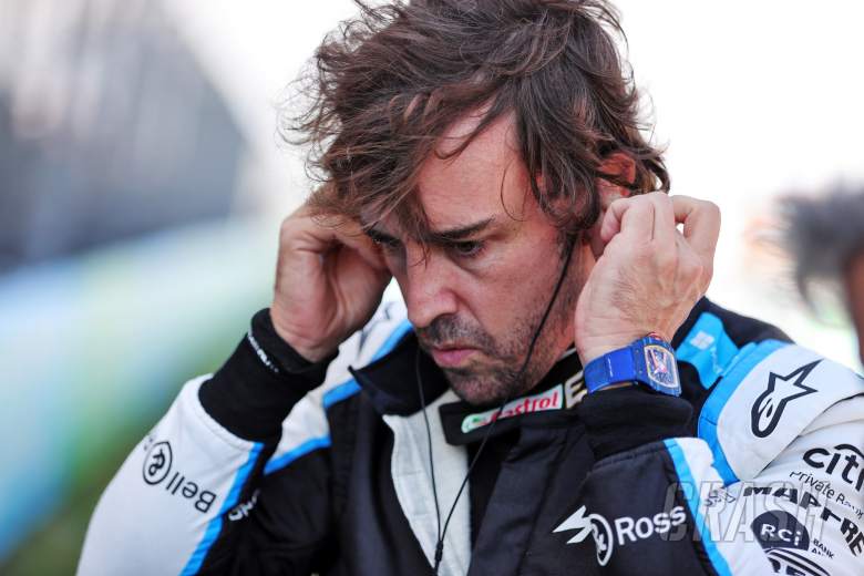 Fernando Alonso (ESP) Alpine F1 Team on the grid.