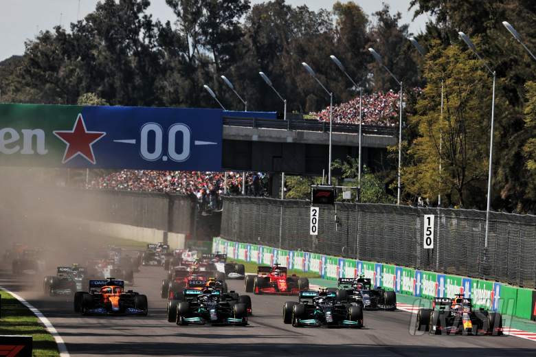 (L to R): Lewis Hamilton (GBR) Mercedes AMG F1 W12, Valtteri Bottas (FIN) Mercedes AMG F1 W12 and Max Verstappen (NLD) Red Bull Racing RB16B at the start of the race.