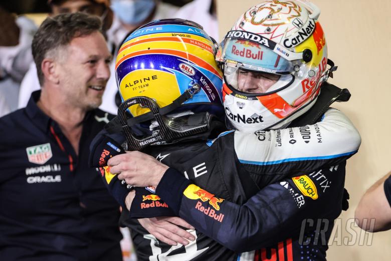 Max Verstappen (NLD), Red Bull Racing and Fernando Alonso (ESP), Alpine F1 Team 