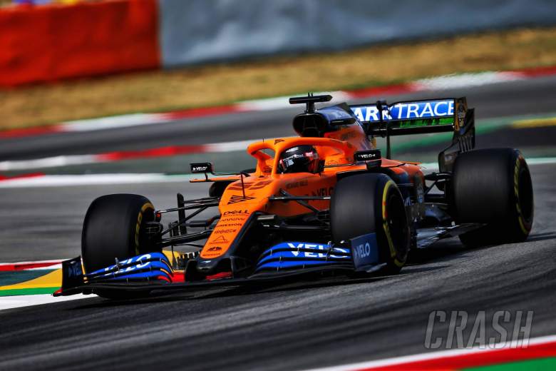 McLaren ‘running out of things to try’ to fix F1 cooling issue - Sainz