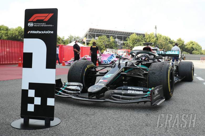 Hamilton menambah tekanan pada Pirelli untuk ban F1 yang lebih baik
