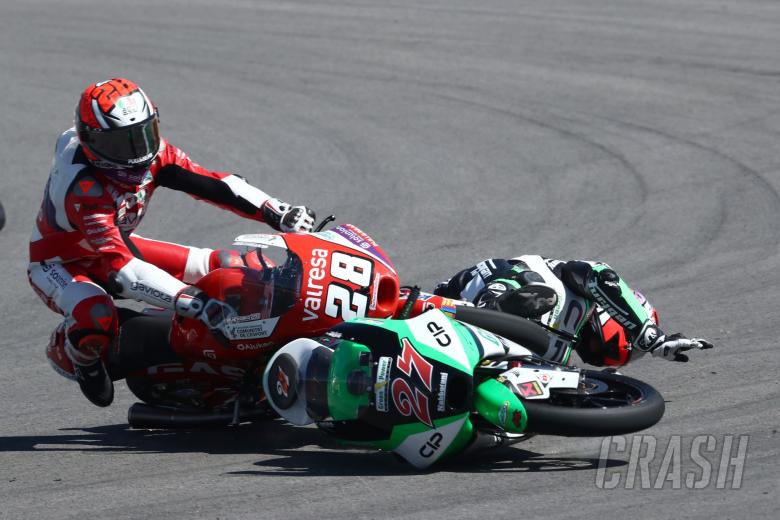 Izan Guevara, Kaito Toba crash, Moto3 race, Portuguese MotoGP, 18 April 2021
