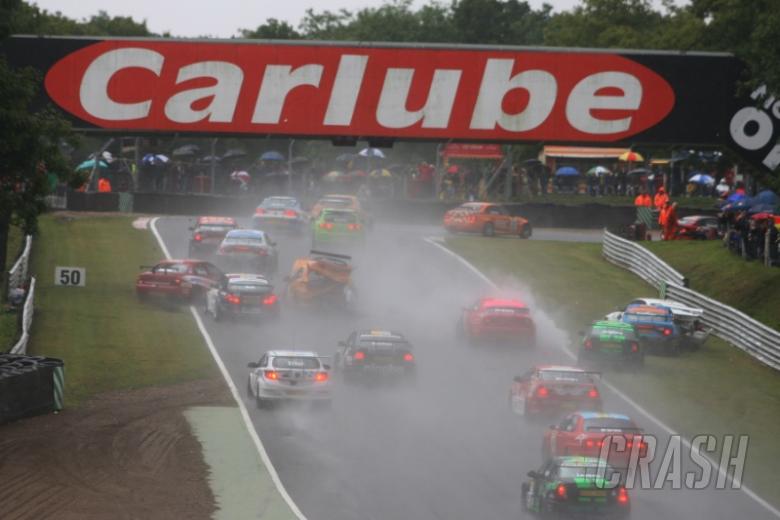 PICS: Carnage at Brands Hatch.