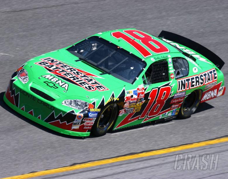 Search is on for new Labonte crew chief.