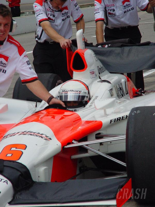 De Ferran takes Indy title.